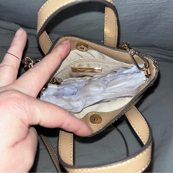 Crossbody - Picture 5 of 5